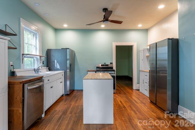 3 Woodlawn Avenue, Asheville, NC 28801