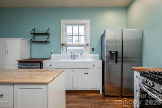 3 Woodlawn Avenue, Asheville, NC 28801