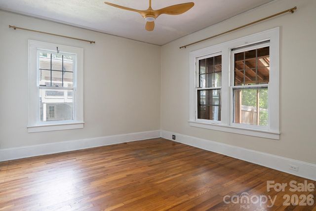 3 Woodlawn Avenue, Asheville, NC 28801