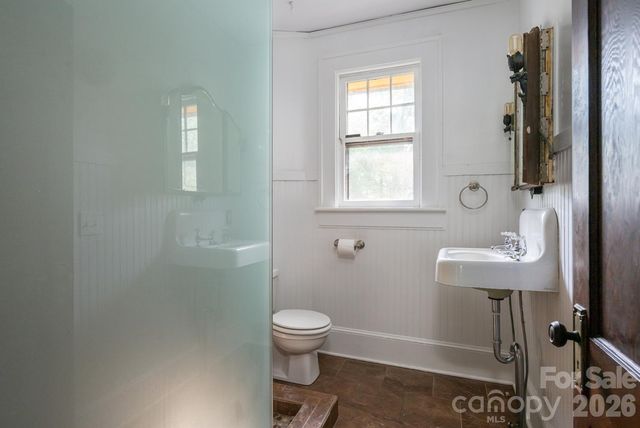 3 Woodlawn Avenue, Asheville, NC 28801