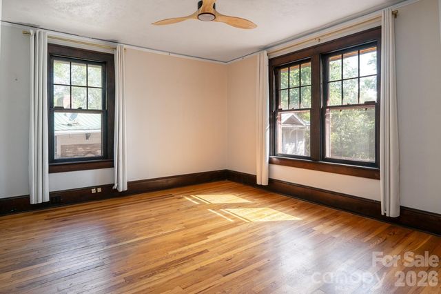 3 Woodlawn Avenue, Asheville, NC 28801