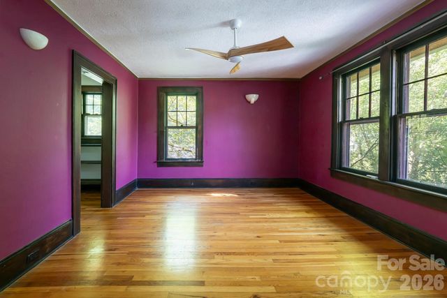 3 Woodlawn Avenue, Asheville, NC 28801
