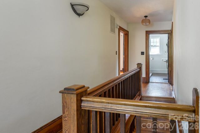 3 Woodlawn Avenue, Asheville, NC 28801
