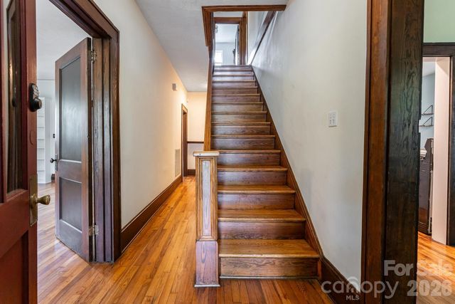 3 Woodlawn Avenue, Asheville, NC 28801