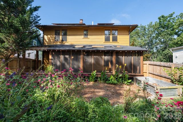 3 Woodlawn Avenue, Asheville, NC 28801