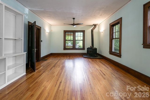 3 Woodlawn Avenue, Asheville, NC 28801