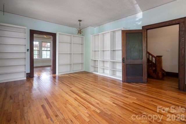 3 Woodlawn Avenue, Asheville, NC 28801