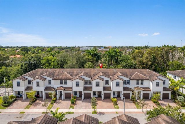 180 SW 185th Way, Pembroke Pines, FL 33029