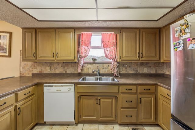 609 Windmere Dr, Lebanon, TN 37090