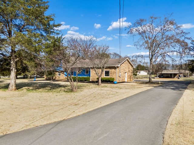 609 Windmere Dr, Lebanon, TN 37090