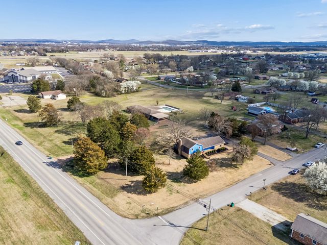 609 Windmere Dr, Lebanon, TN 37090