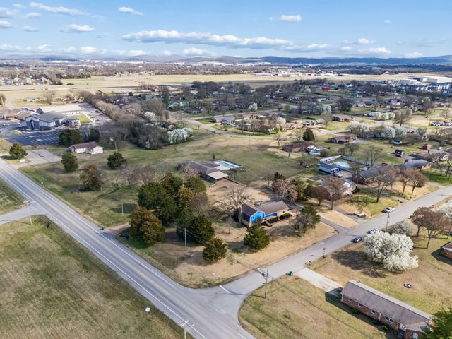 609 Windmere Dr, Lebanon, TN 37090