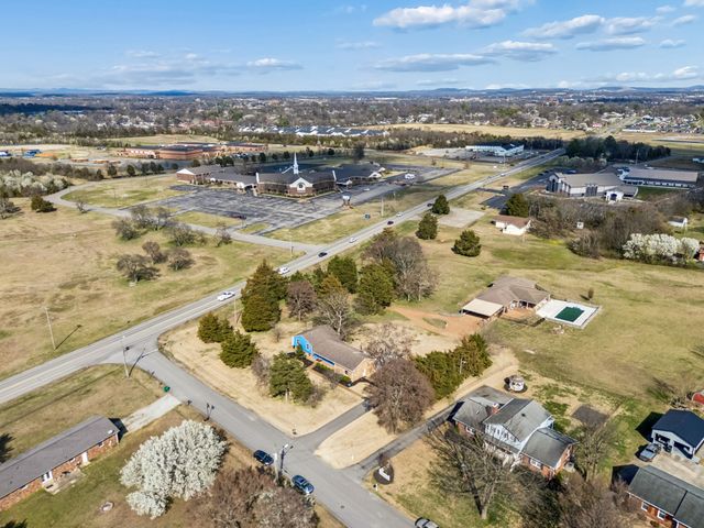 609 Windmere Dr, Lebanon, TN 37090