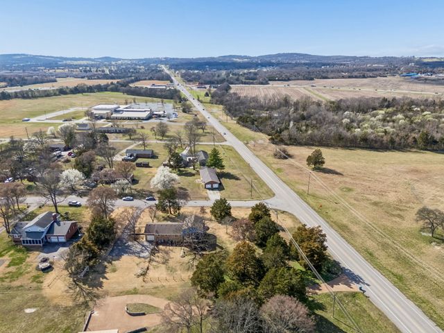 609 Windmere Dr, Lebanon, TN 37090