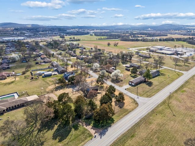 609 Windmere Dr, Lebanon, TN 37090