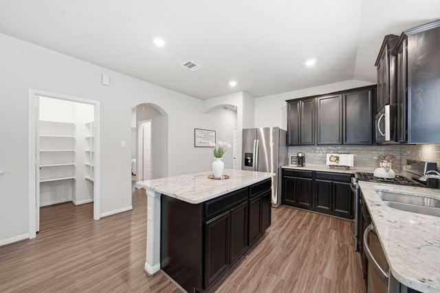 2535 Anderwood Pointe Way, Pearland, TX 77089