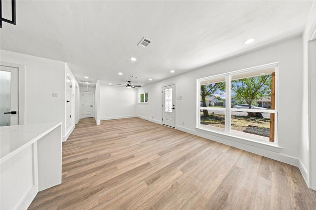 1213 Fairdale Street, Irving, TX 75062
