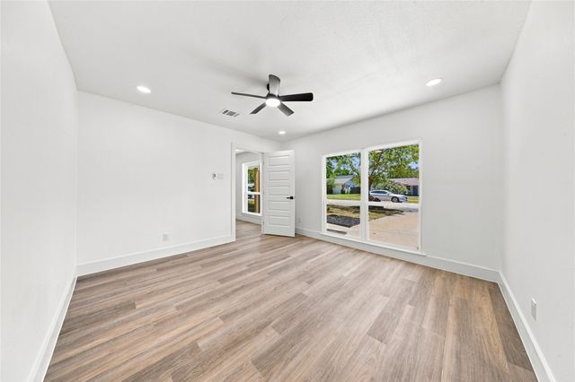 1213 Fairdale Street, Irving, TX 75062