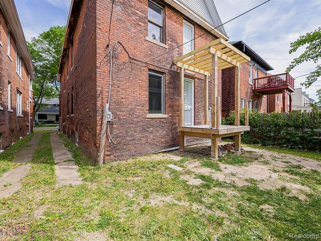 895 Blaine Street, Detroit, MI 48202