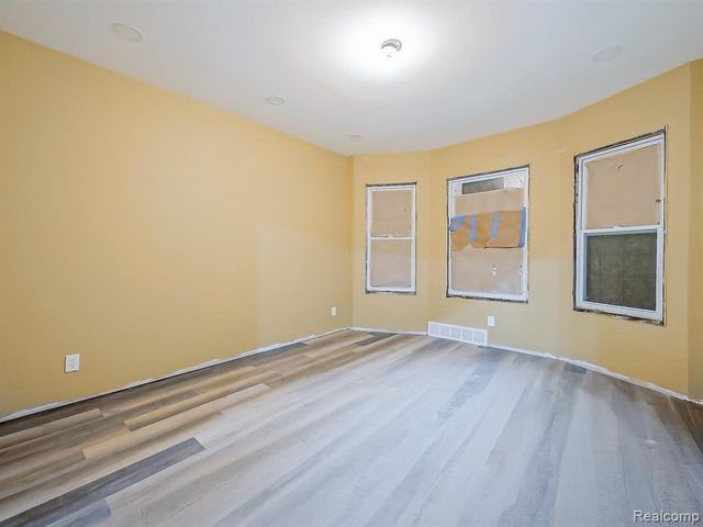 895 Blaine Street, Detroit, MI 48202