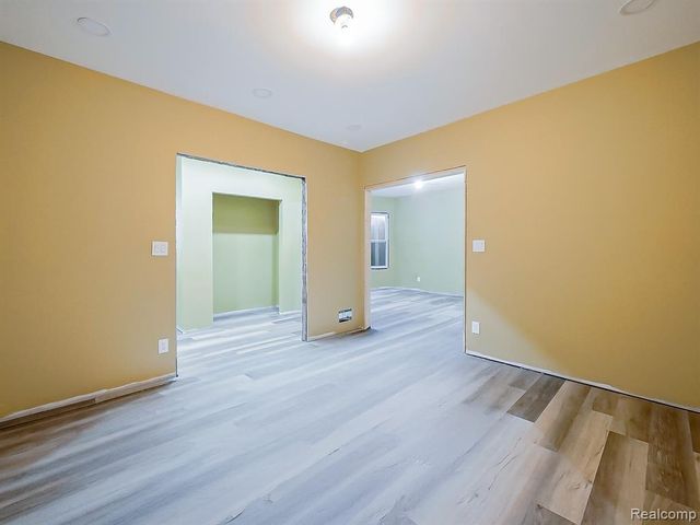 895 Blaine Street, Detroit, MI 48202