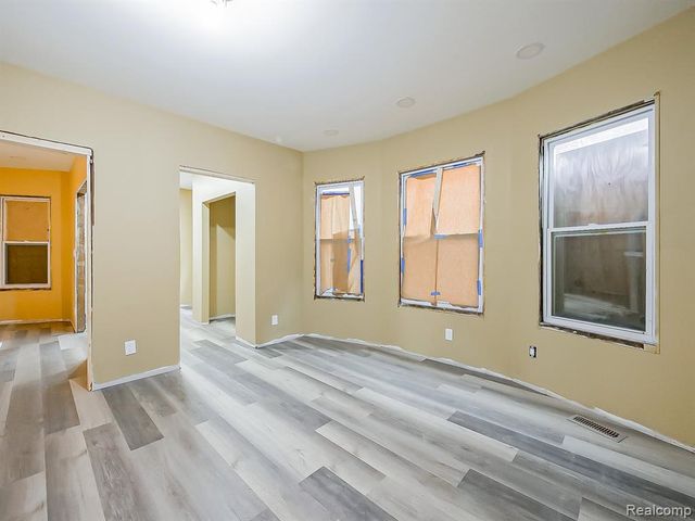 895 Blaine Street, Detroit, MI 48202