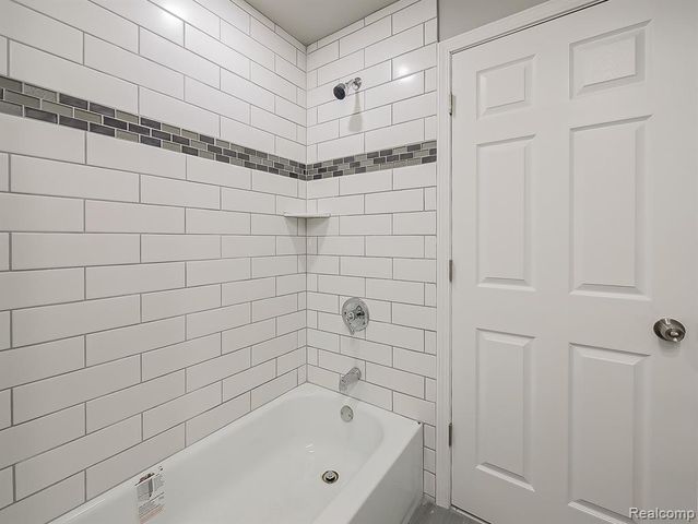 895 Blaine Street, Detroit, MI 48202