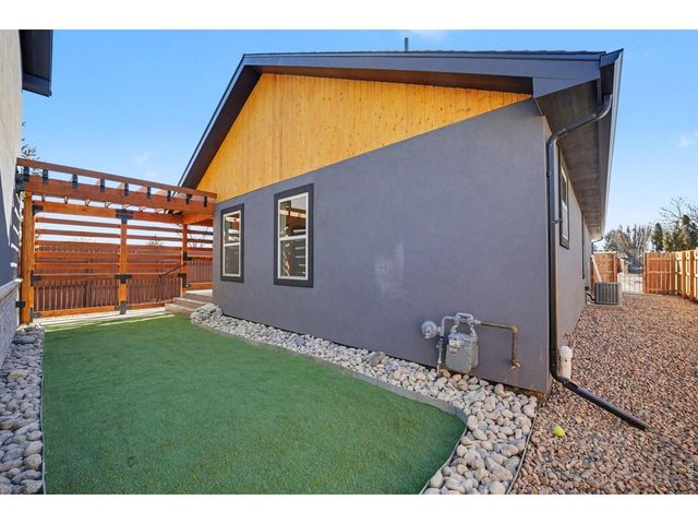 125 6th St, Dacono, CO 80514