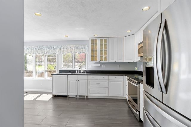 4 Rolling Lane, Natick, MA 01760