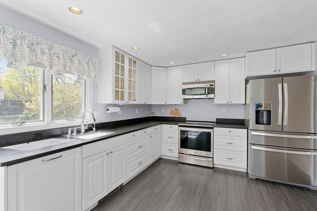 4 Rolling Lane, Natick, MA 01760