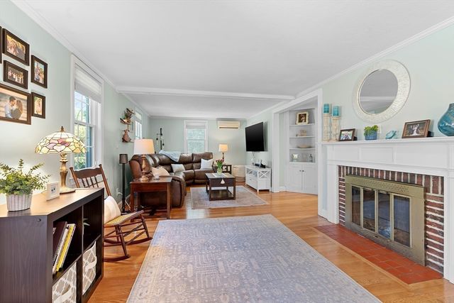 4 Rolling Lane, Natick, MA 01760
