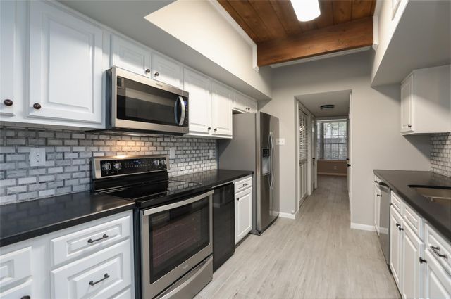 5370 Brownway Street D33, Houston, TX 77056