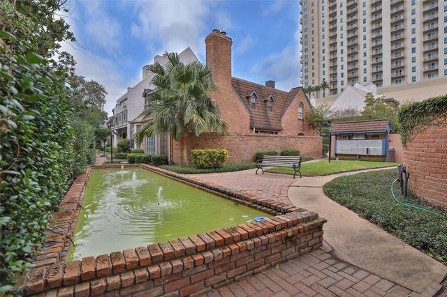 5370 Brownway Street D33, Houston, TX 77056