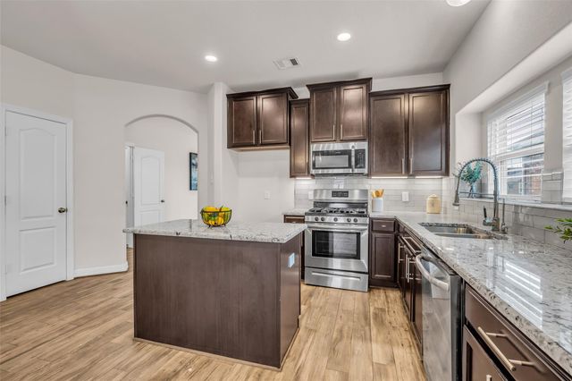 2326 Sandlewood Trail Lane, Houston, TX 77014