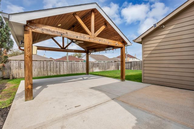 2326 Sandlewood Trail Lane, Houston, TX 77014