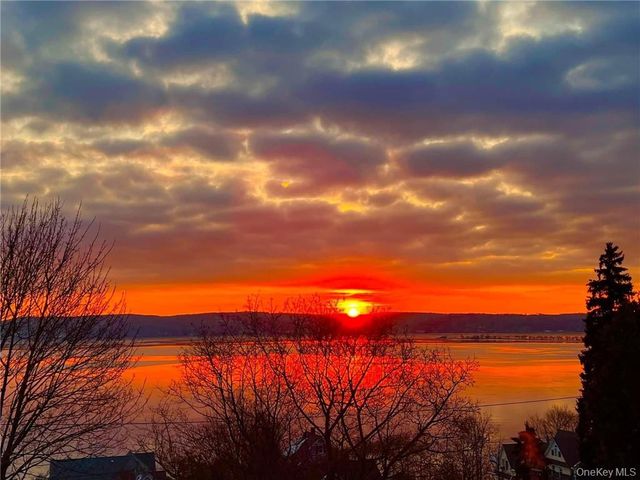 12 Shadyside Avenue, Nyack, NY 10960