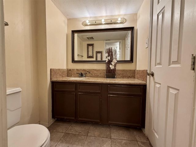10183 Beekman Place Drive, Houston, TX 77043
