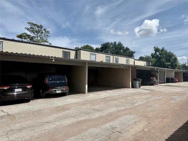 10183 Beekman Place Drive, Houston, TX 77043