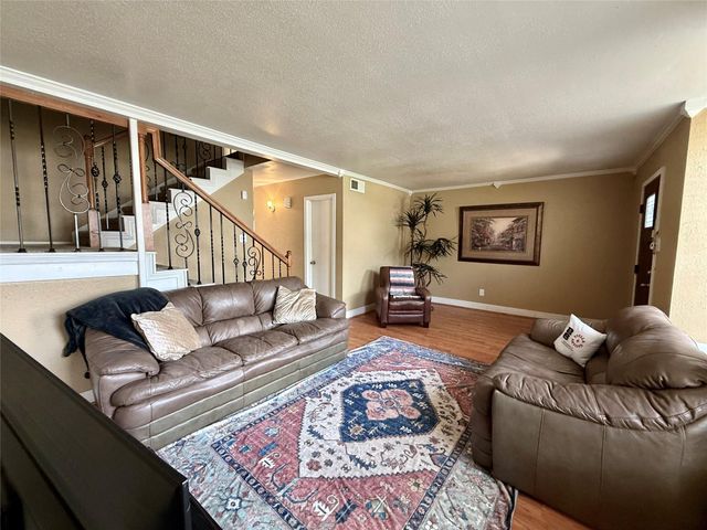 10183 Beekman Place Drive, Houston, TX 77043