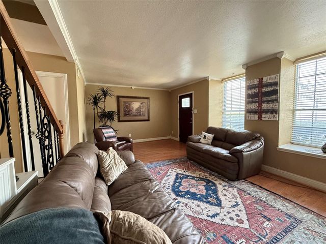 10183 Beekman Place Drive, Houston, TX 77043