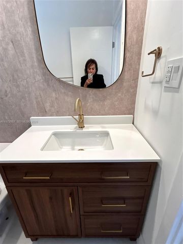 2430 NE 135th St 201, North Miami, FL 33181