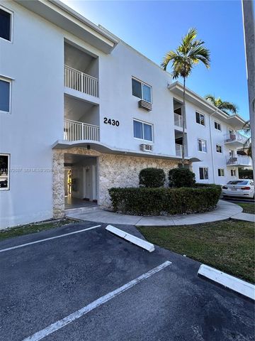 2430 NE 135th St 201, North Miami, FL 33181