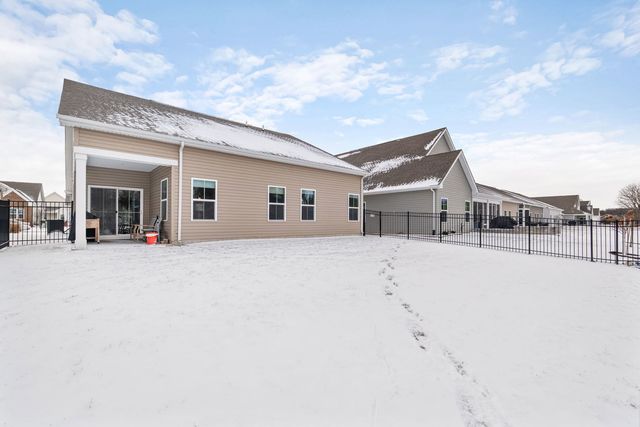 3694 Reddington Circle, Elgin, IL 60124