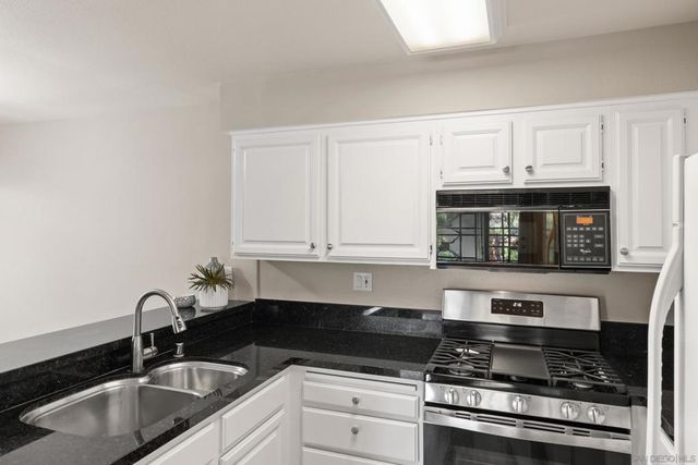 3110 Sello Ln 70, Carlsbad, CA 92009