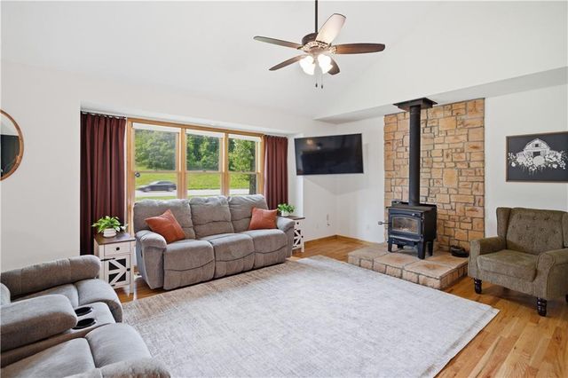13206 Parallel Parkway, Kansas City, KS 66109