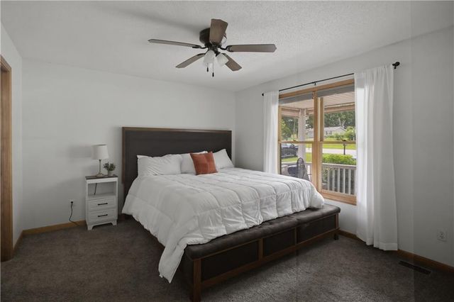 13206 Parallel Parkway, Kansas City, KS 66109
