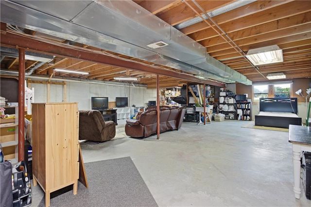 13206 Parallel Parkway, Kansas City, KS 66109