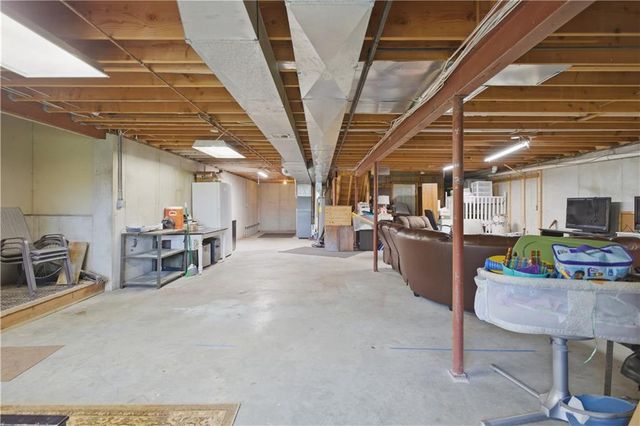 13206 Parallel Parkway, Kansas City, KS 66109