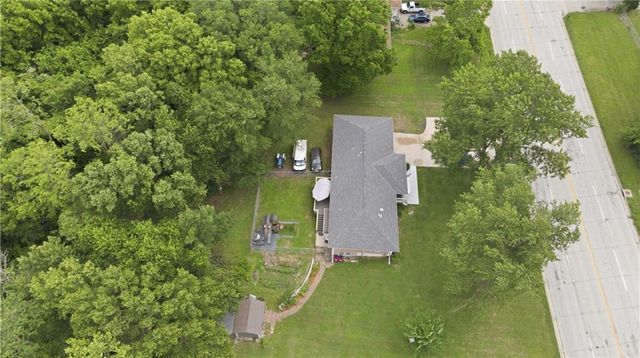 13206 Parallel Parkway, Kansas City, KS 66109