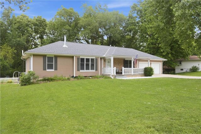13206 Parallel Parkway, Kansas City, KS 66109